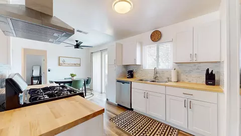 Kitchen - 60644 Latham Trl, Joshua Tree, CA 92252 photo 2 of 5