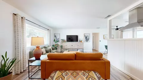 Living - 60644 Latham Trl, Joshua Tree, CA 92252 photo 2 of 3