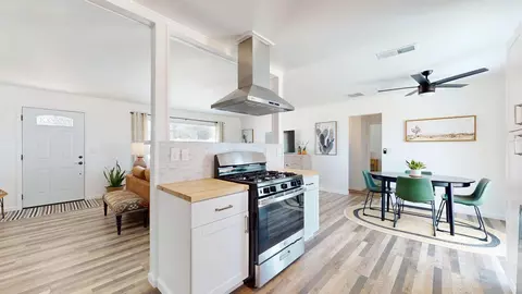 Kitchen - 60644 Latham Trl, Joshua Tree, CA 92252 photo 5 of 5
