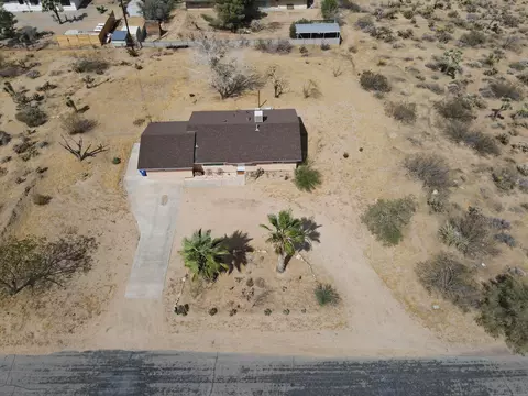 View/Area - 60644 Latham Trl, Joshua Tree, CA 92252 photo 3 of 5
