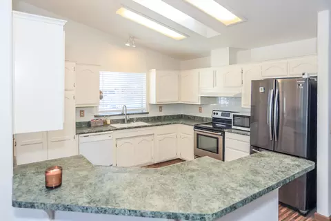 Kitchen - 45395 7th St, Big Bear City, CA 92314 photo 2 of 4