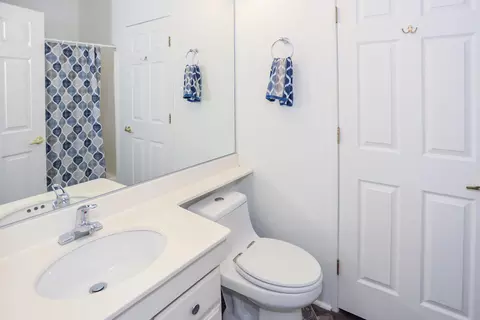 Bath - 45395 7th St, Big Bear City, CA 92314 photo 1 of 3