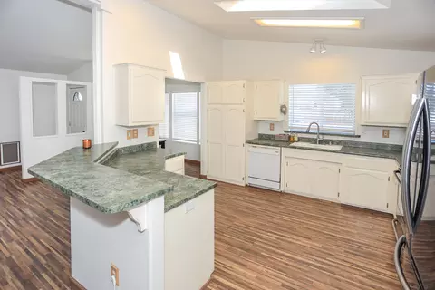 Kitchen - 45395 7th St, Big Bear City, CA 92314 photo 1 of 4
