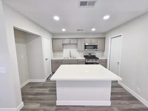 Kitchen - 43186 Nairobi Dr, Indio, CA 92201 photo 1 of 7