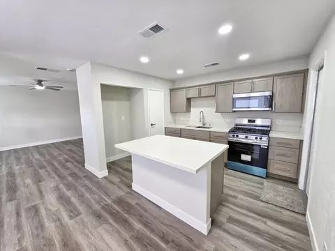 Kitchen - 43186 Nairobi Dr, Indio, CA 92201 photo 7 of 7