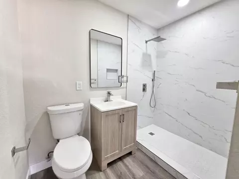 Bath - 43186 Nairobi Dr, Indio, CA 92201 photo 2 of 3