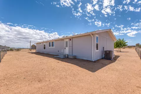 Exterior - 60382 Stearman Rd, Landers, CA 92285 photo 7 of 11