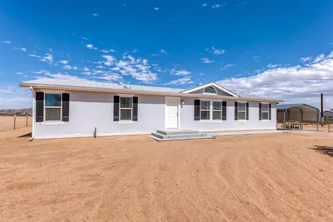Exterior - 60382 Stearman Rd, Landers, CA 92285 photo 3 of 11