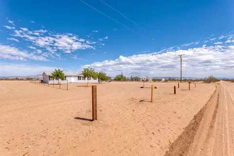 Exterior - 60382 Stearman Rd, Landers, CA 92285 photo 5 of 11