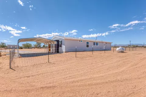 Exterior - 60382 Stearman Rd, Landers, CA 92285 photo 8 of 11
