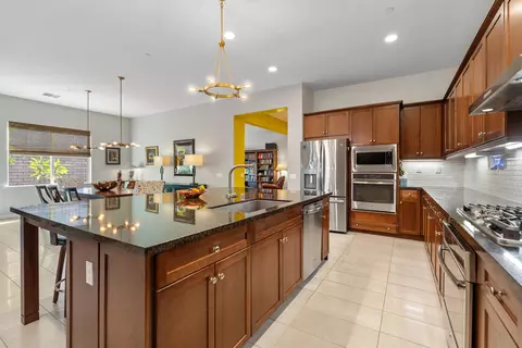 Kitchen - 85600 Molvena Dr, Indio, CA 92203 photo 4 of 5