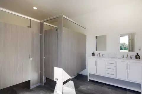 Bath - 79665 Avenue 38, Indio, CA 92203 photo 9 of 10