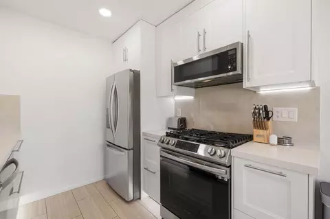 Kitchen - 82796 Crawford Dr, Indio, CA 92201 photo 4 of 5