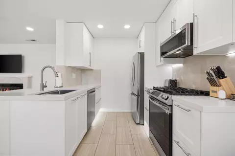 Kitchen - 82796 Crawford Dr, Indio, CA 92201 photo 3 of 5