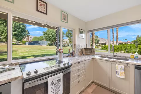 72620 Rolling Knoll Dr, Palm Desert, CA 92260
