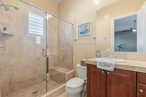 Bath - 49233 Constitution Dr, Indio, CA 92201 photo 8 of 11