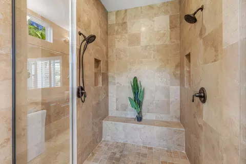 Bath - 49233 Constitution Dr, Indio, CA 92201 photo 6 of 11