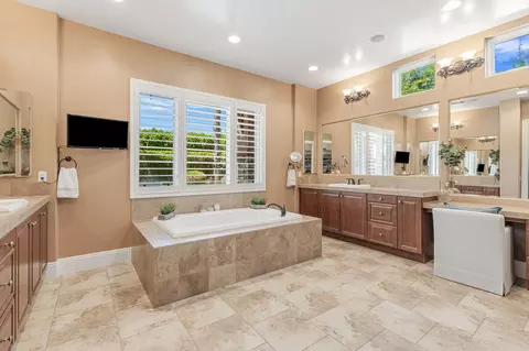 Bath - 49233 Constitution Dr, Indio, CA 92201 photo 1 of 11