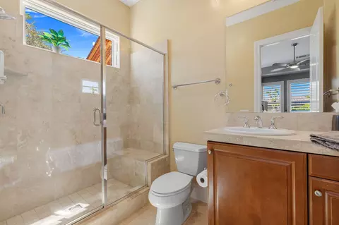 Bath - 49233 Constitution Dr, Indio, CA 92201 photo 11 of 11