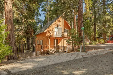 31522 Cedarwood Dr, Running Springs, CA 92382