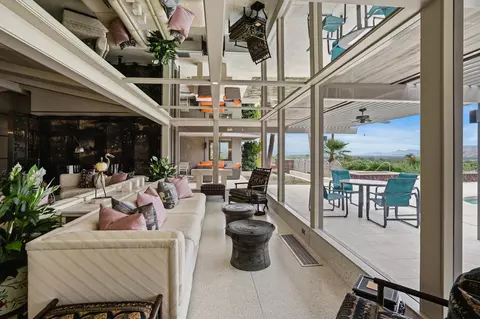 855 W Coronado Ave, Palm Springs, CA 92262