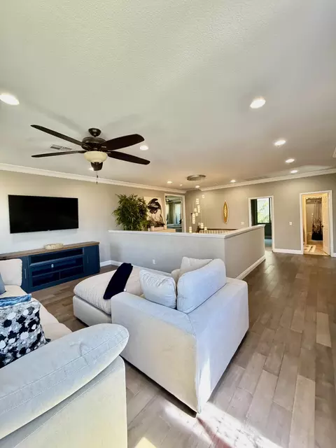 Living - 4982 Crestview Dr, Carlsbad, CA 92008 photo 6 of 8