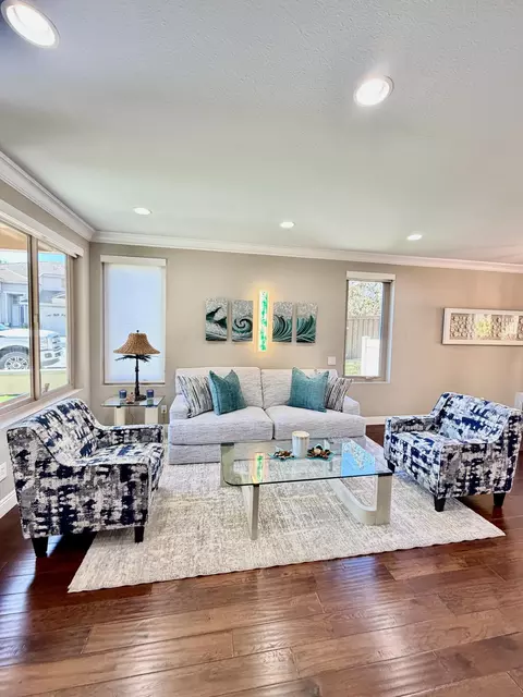 Living - 4982 Crestview Dr, Carlsbad, CA 92008 photo 8 of 8