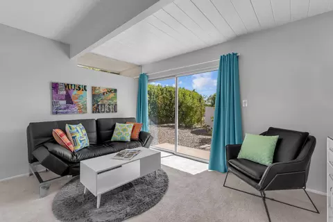 Living - 79944 Camelback Dr, Bermuda Dunes, CA 92203 photo 3 of 4