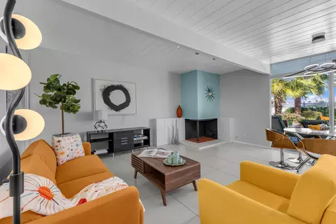 Living - 79944 Camelback Dr, Bermuda Dunes, CA 92203 photo 1 of 4
