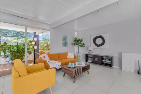 Living - 79944 Camelback Dr, Bermuda Dunes, CA 92203 photo 2 of 4