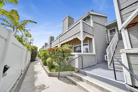 Exterior - 7307 Haskell Ave, Van Nuys, CA 91406 photo 2 of 5