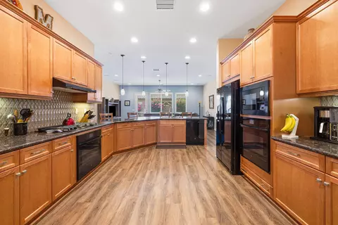 Kitchen - 43086 Borretti Way, Indio, CA 92203 photo 4 of 6
