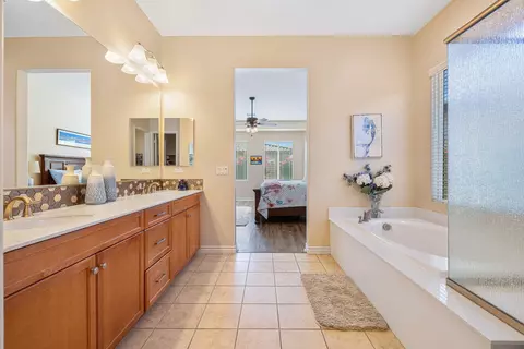 Bath - 43086 Borretti Way, Indio, CA 92203 photo 5 of 5