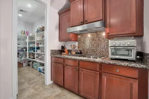 Kitchen - 80579 Plum Ln, Indio, CA 92201 photo 3 of 4