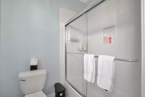 Bath - 80579 Plum Ln, Indio, CA 92201 photo 2 of 5