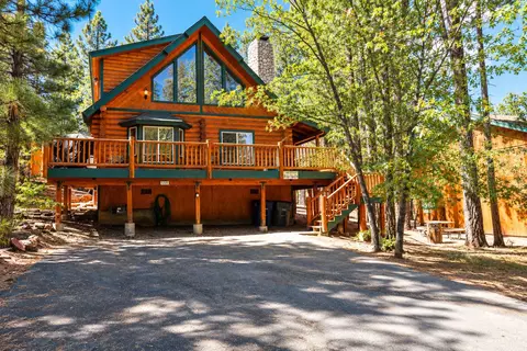 Exterior - 656 Saint Moritz Dr, Big Bear Lake, CA 92315 photo 13 of 17