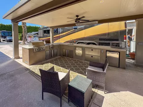 Kitchen - 80394 Avenue 48, Indio, CA 92201 photo 5 of 9