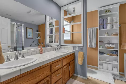Bath - 58253 Carlyle Dr, Yucca Valley, CA 92284 photo 1 of 3