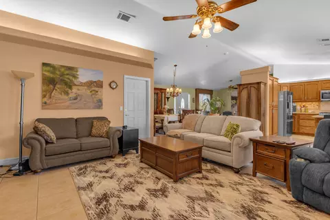 Living - 58253 Carlyle Dr, Yucca Valley, CA 92284 photo 5 of 6