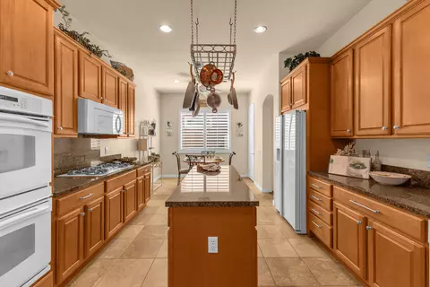 Kitchen - 40159 Camino Montecito, Indio, CA 92203 photo 2 of 7