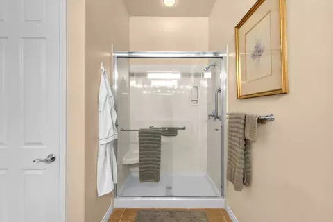 Bath - 40159 Camino Montecito, Indio, CA 92203 photo 2 of 3