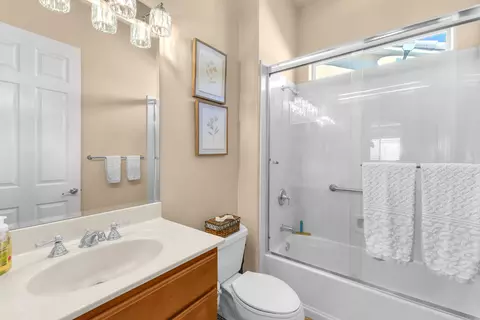 Bath - 40159 Camino Montecito, Indio, CA 92203 photo 3 of 3