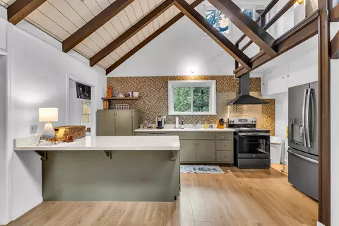 Kitchen - 52230 Sylvan Way, Idyllwild, CA 92549 photo 3 of 6