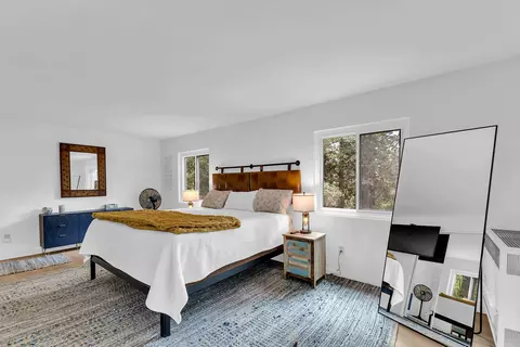Bedroom - 52230 Sylvan Way, Idyllwild, CA 92549 photo 1 of 10