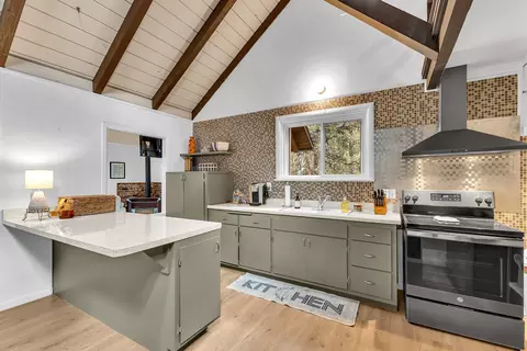 Kitchen - 52230 Sylvan Way, Idyllwild, CA 92549 photo 4 of 6