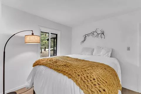 Bedroom - 52230 Sylvan Way, Idyllwild, CA 92549 photo 6 of 10