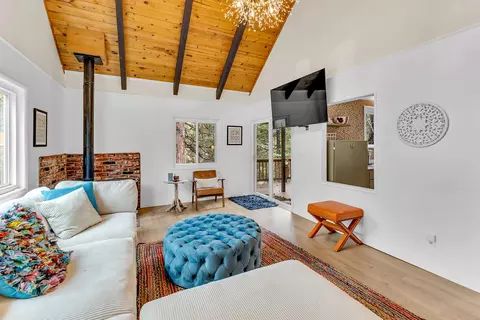 Living - 52230 Sylvan Way, Idyllwild, CA 92549 photo 6 of 6