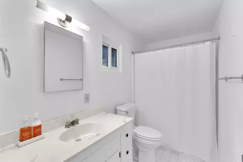 Bath - 52230 Sylvan Way, Idyllwild, CA 92549 photo 1 of 2