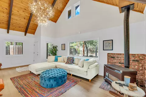 Living - 52230 Sylvan Way, Idyllwild, CA 92549 photo 4 of 6