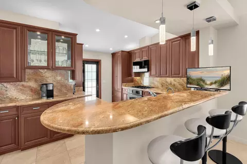 229 Desert Falls Dr E, Palm Desert, CA 92211